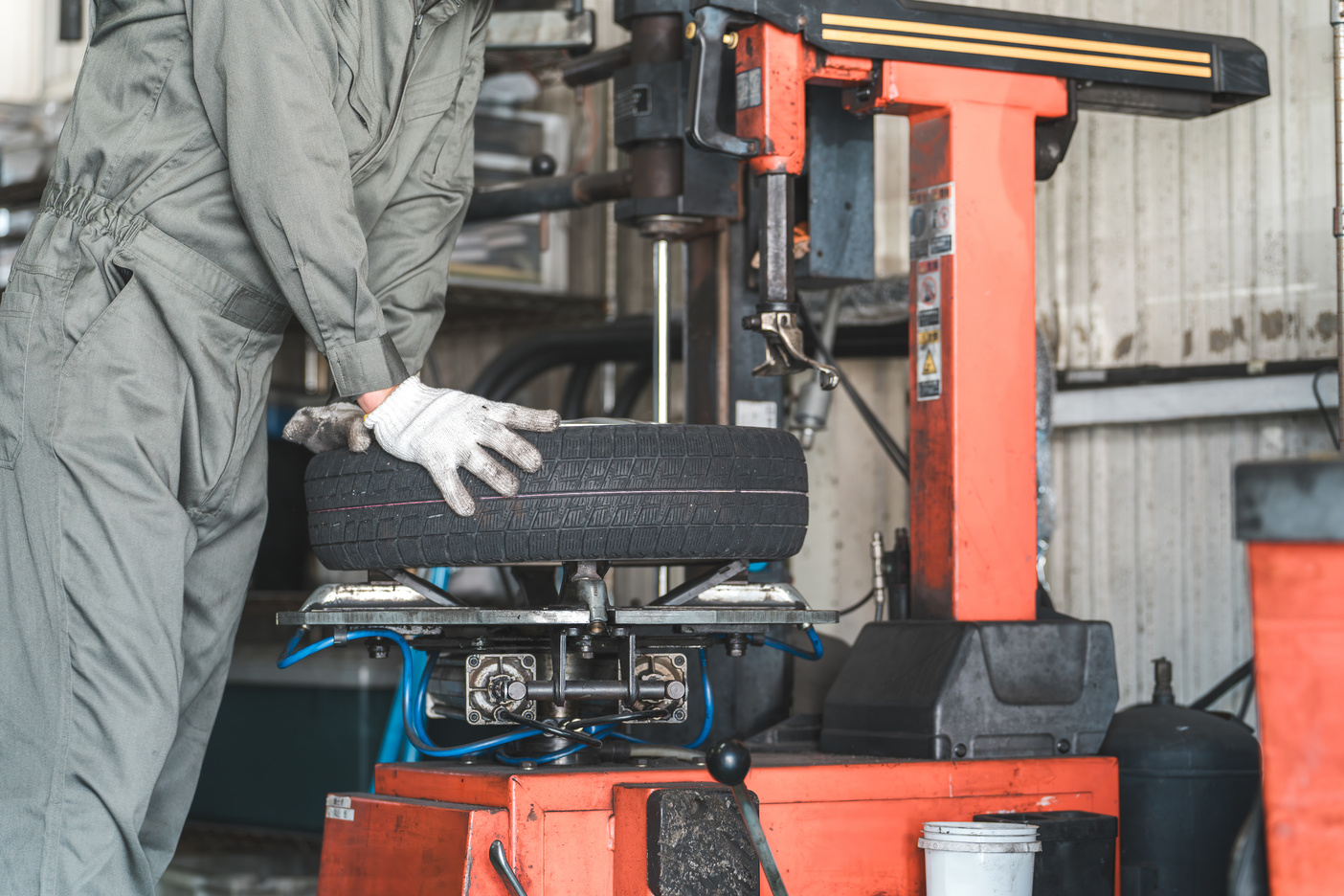 タイヤ交換専用の機材